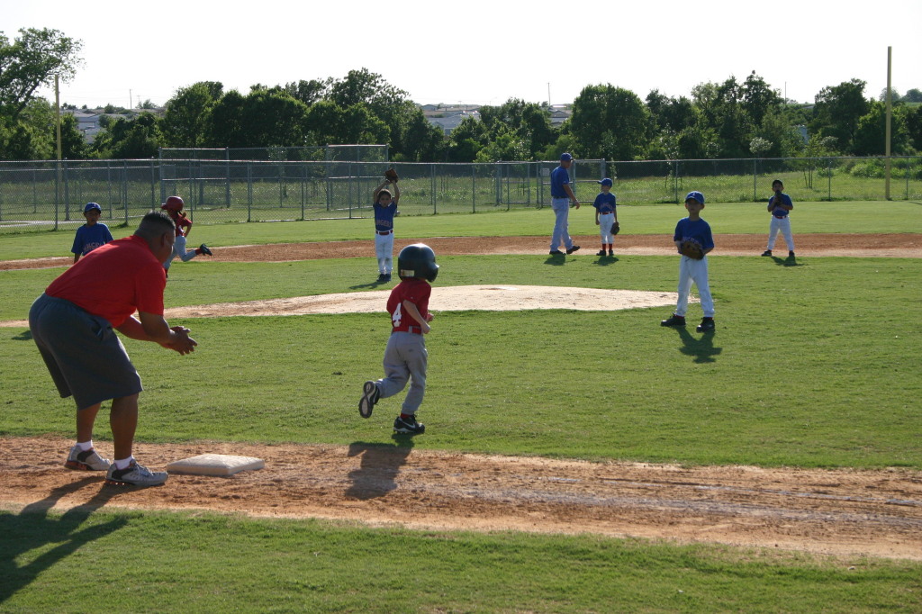 2006/05(May)/Tball-11th/1024x768_2006-05-11-Tball-102-August.JPG