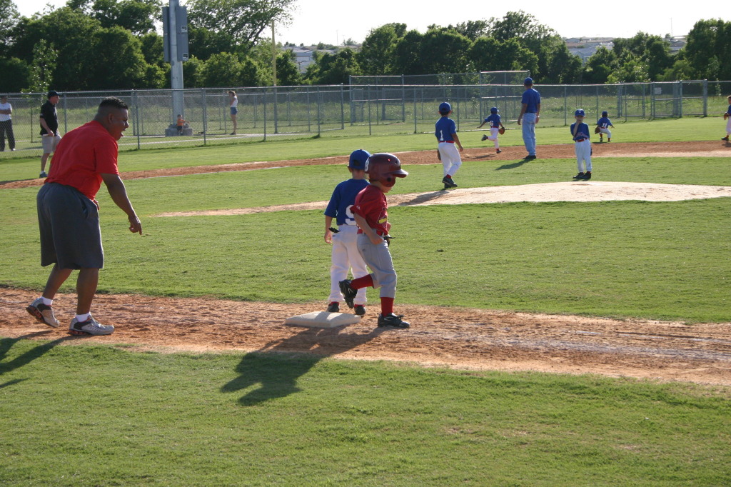 2006/05(May)/Tball-11th/1024x768_2006-05-11-Tball-131-PaulJR.JPG