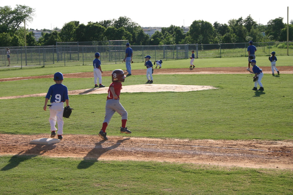2006/05(May)/Tball-11th/1024x768_2006-05-11-Tball-132-PaulJR.JPG