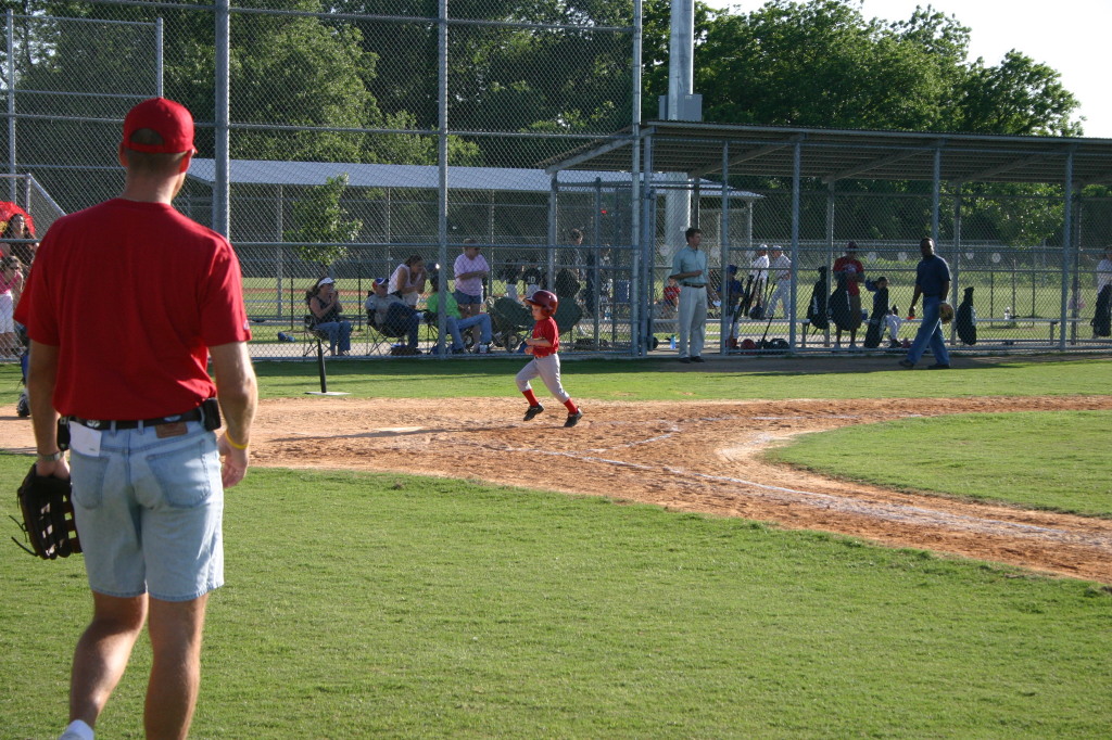 2006/05(May)/Tball-11th/1024x768_2006-05-11-Tball-135-PaulJR.JPG