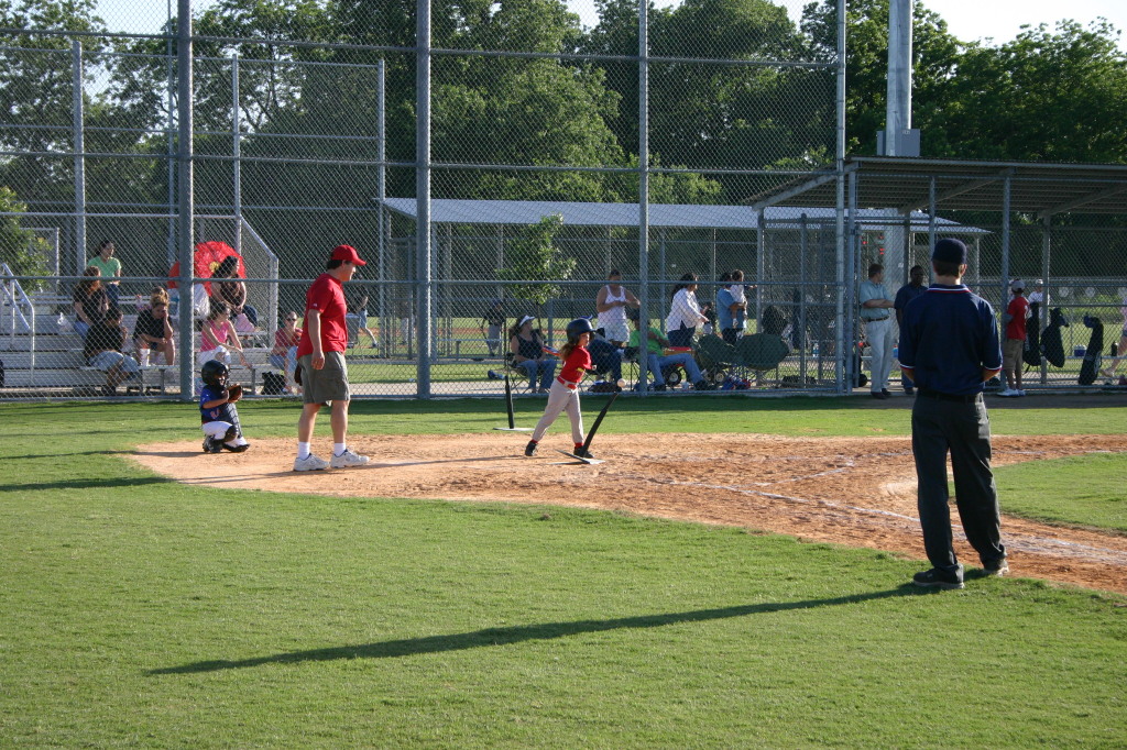 2006/05(May)/Tball-11th/1024x768_2006-05-11-Tball-138-Sierra.JPG