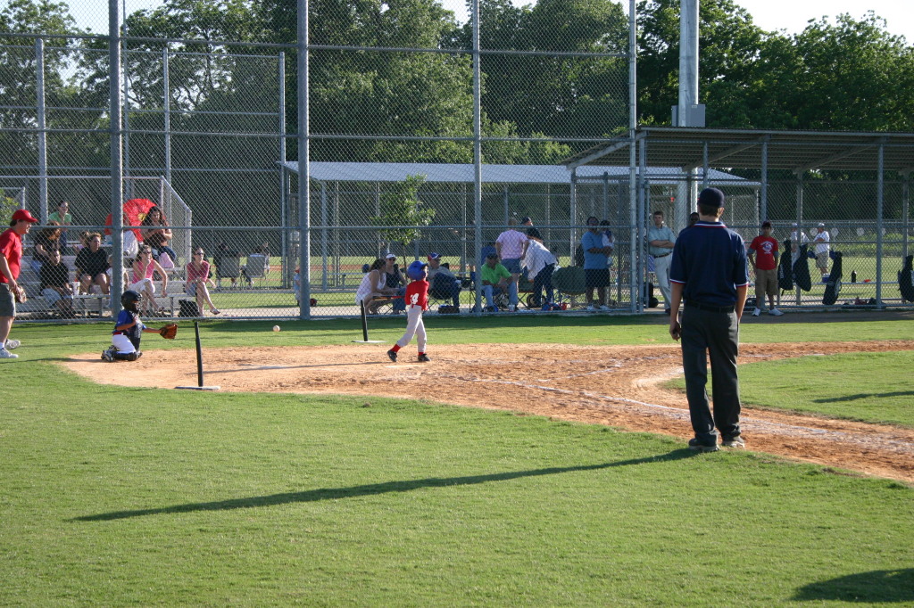 2006/05(May)/Tball-11th/1024x768_2006-05-11-Tball-149-Dax.JPG