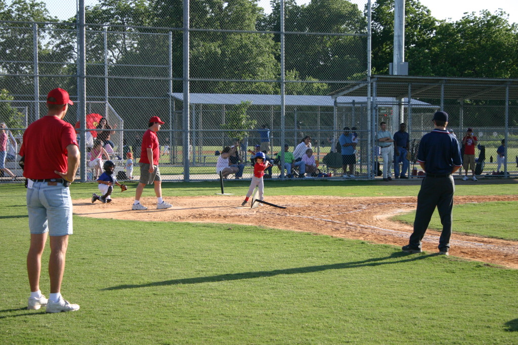 2006/05(May)/Tball-11th/1024x768_2006-05-11-Tball-153-Travis-Dax.JPG