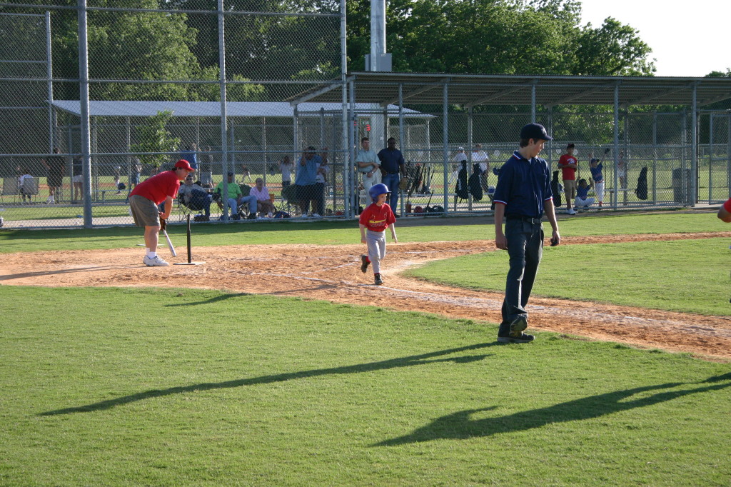 2006/05(May)/Tball-11th/1024x768_2006-05-11-Tball-154-Case.JPG