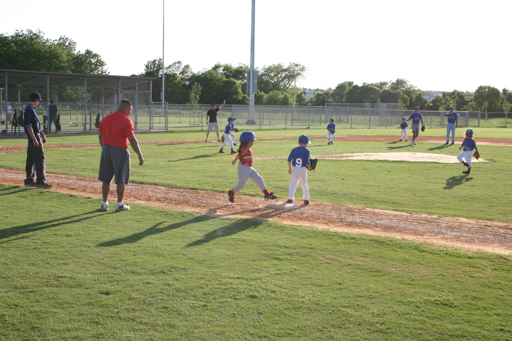 2006/05(May)/Tball-11th/1024x768_2006-05-11-Tball-163-Amanda-Best.JPG