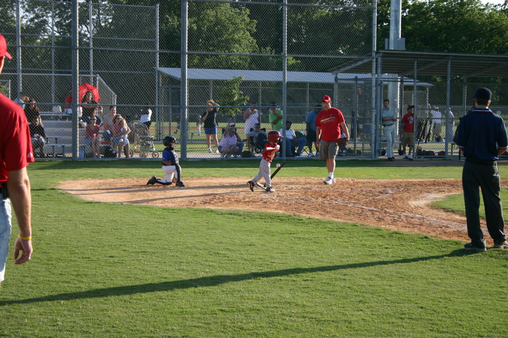 2006/05(May)/Tball-11th/1024x768_2006-05-11-Tball-165-August.JPG