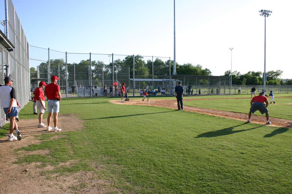 2006/05(May)/Tball-11th/1024x768_2006-05-11-Tball-169-PaulJR.JPG