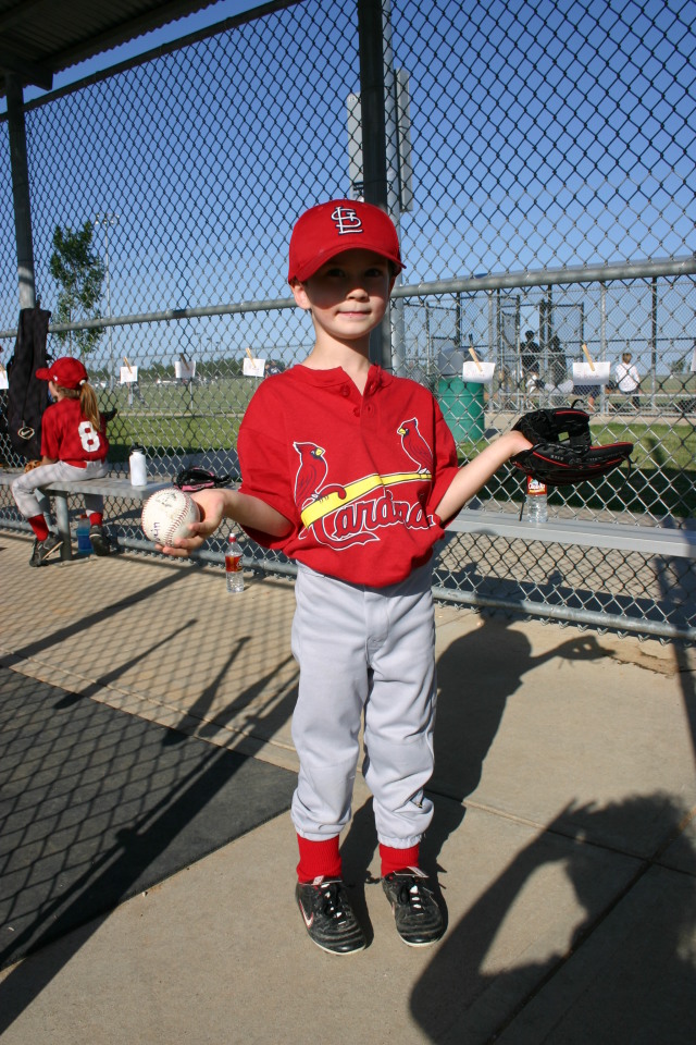 2006/05(May)/Tball-11th/640x480_2006-05-11-Tball-014-Dax.JPG