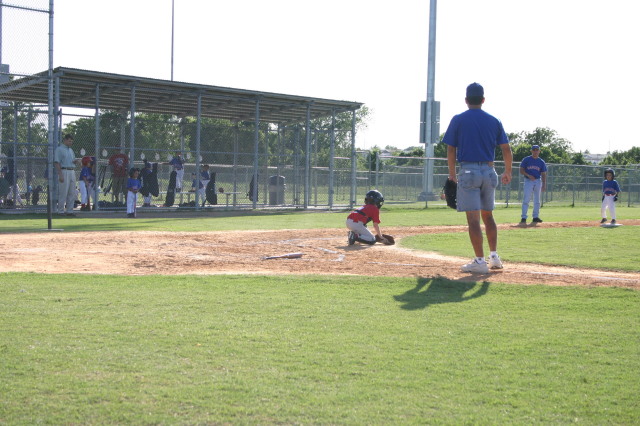 2006/05(May)/Tball-11th/640x480_2006-05-11-Tball-031-Matthew.JPG