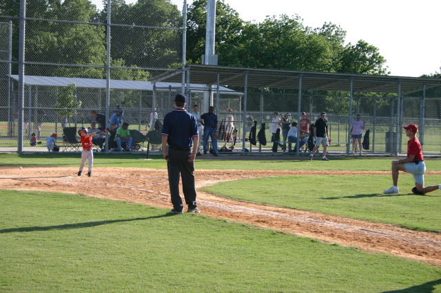 2006/05(May)/Tball-11th/640x480_2006-05-11-Tball-060-Brandon.JPG