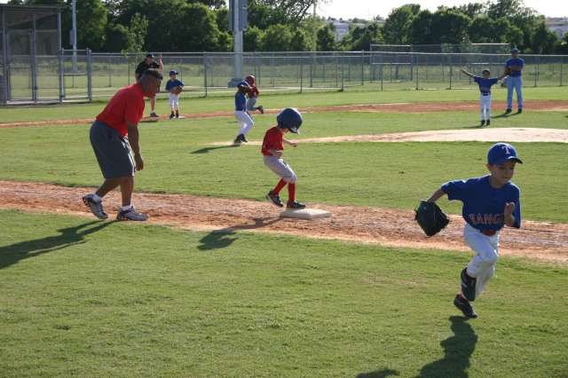 2006-05-11-Tball-083-Gabe-Best.JPG