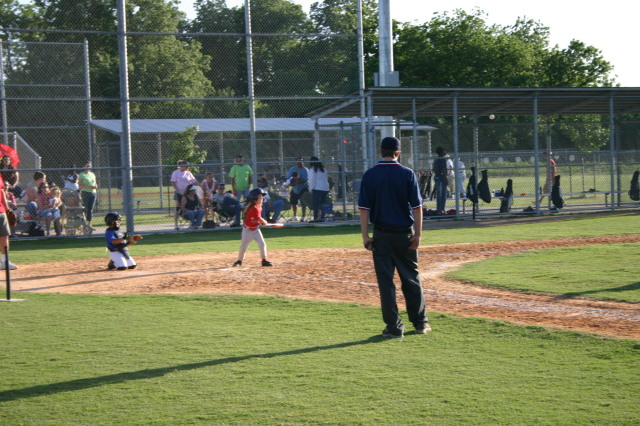 2006/05(May)/Tball-11th/640x480_2006-05-11-Tball-178-Sierra.JPG