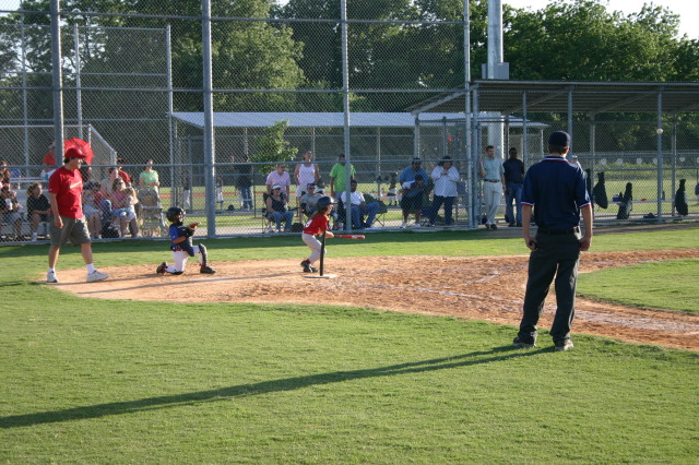 2006/05(May)/Tball-11th/640x480_2006-05-11-Tball-189-Sierra.JPG