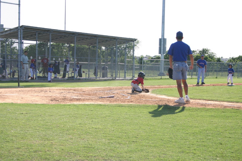 2006/05(May)/Tball-11th/800x600_2006-05-11-Tball-031-Matthew.JPG