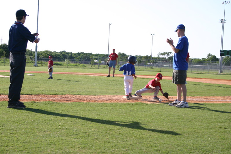 2006/05(May)/Tball-11th/800x600_2006-05-11-Tball-038-Chance.JPG