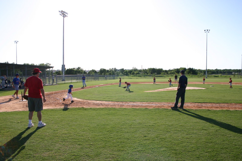 2006/05(May)/Tball-11th/800x600_2006-05-11-Tball-112-Matthew.JPG