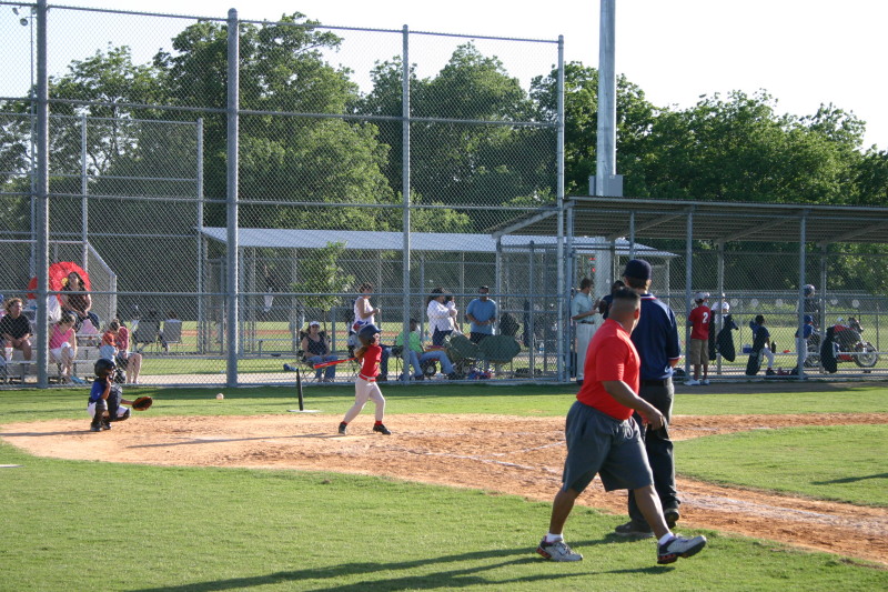 2006/05(May)/Tball-11th/800x600_2006-05-11-Tball-137-Sierra.JPG
