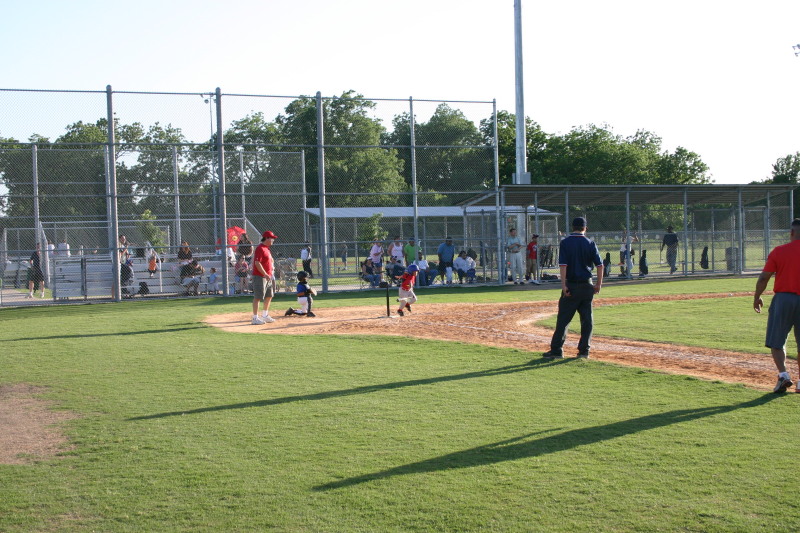 2006/05(May)/Tball-11th/800x600_2006-05-11-Tball-161-Amanda.JPG