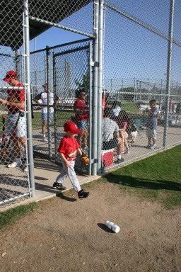2006-05-11-Tball-022-August.JPG