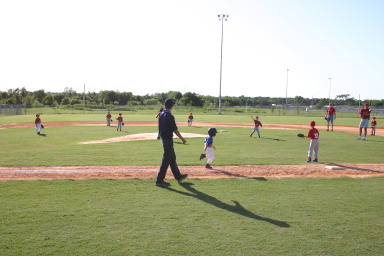 2006-05-11-Tball-027-August-Chance-Travis.JPG