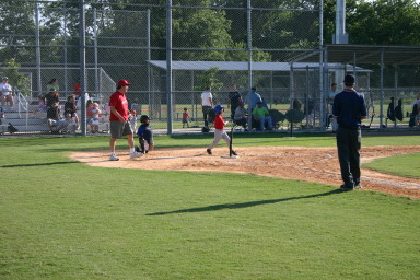 2006-05-11-Tball-054-Matthew.JPG