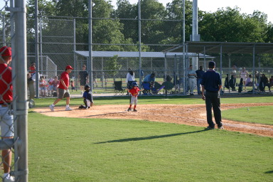 2006-05-11-Tball-078-Gabe.JPG