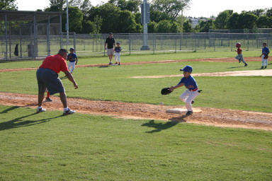 2006-05-11-Tball-082-Gabe.JPG
