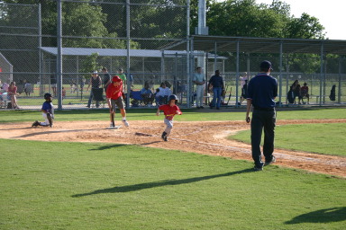 2006-05-11-Tball-095-August.JPG