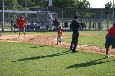 2006-05-11-Tball-096-August.JPG