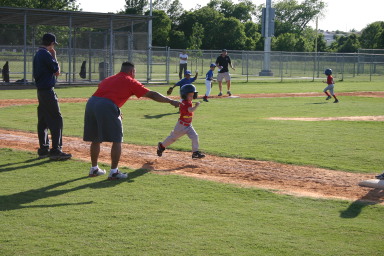 2006-05-11-Tball-097-August.JPG
