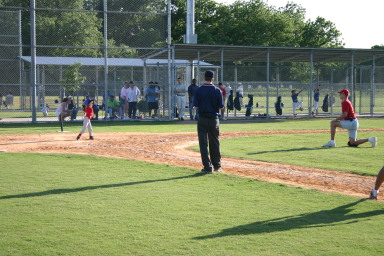 2006-05-11-Tball-150-Dax-Travis.JPG