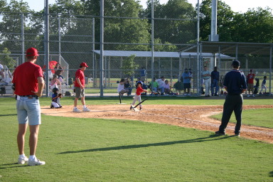 2006-05-11-Tball-152-Dax-Travis.JPG