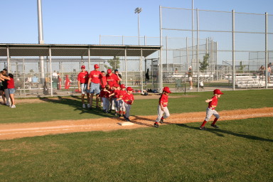 2006-05-11-Tball-197-shake-hands.JPG