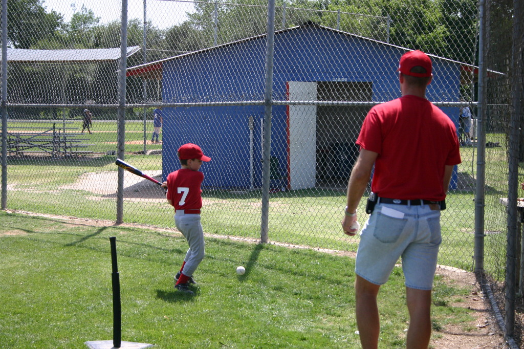 2006/05(May)/Tball-13th/1024x768_2006-05-13-Tball-004-Matthew-Travis.JPG