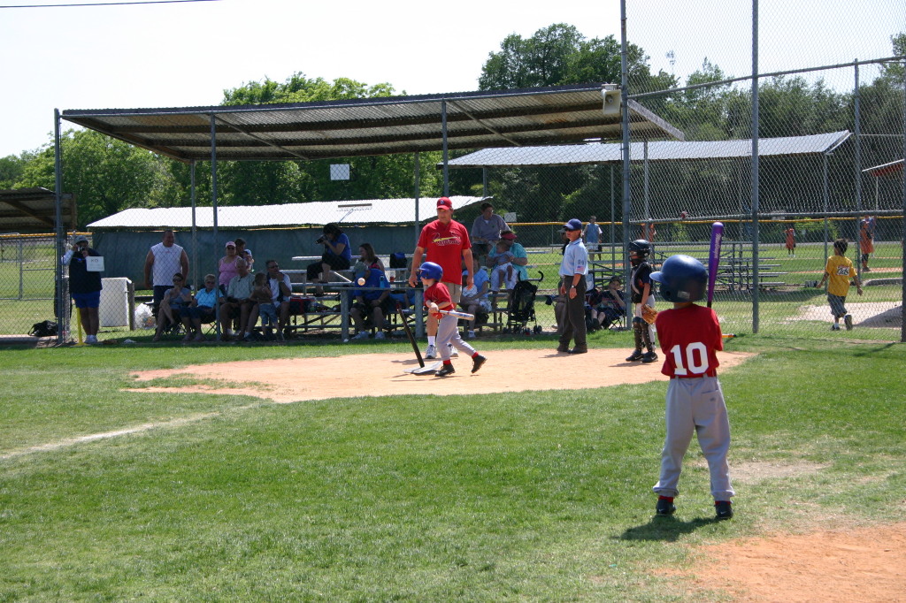 2006/05(May)/Tball-13th/1024x768_2006-05-13-Tball-019-Case.JPG