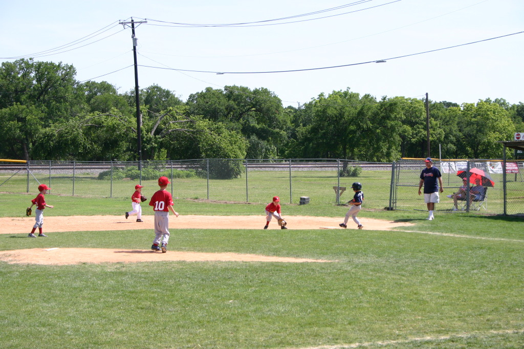2006/05(May)/Tball-13th/1024x768_2006-05-13-Tball-043-Chance-PaulJR-Best.JPG
