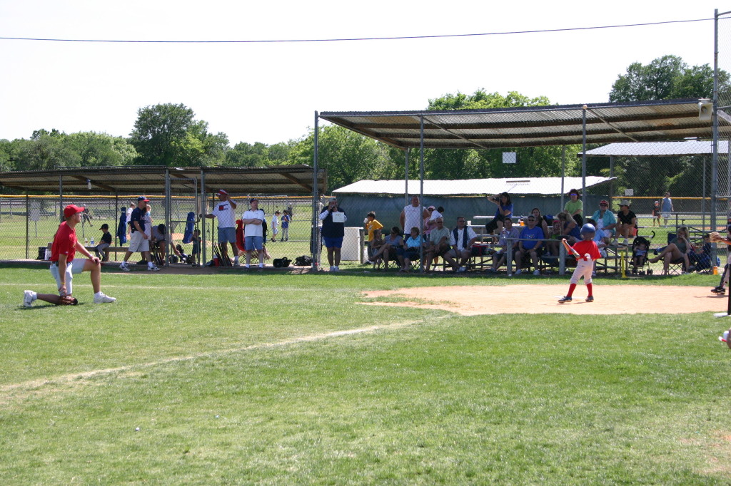 2006/05(May)/Tball-13th/1024x768_2006-05-13-Tball-053-Travis-Brandon.JPG