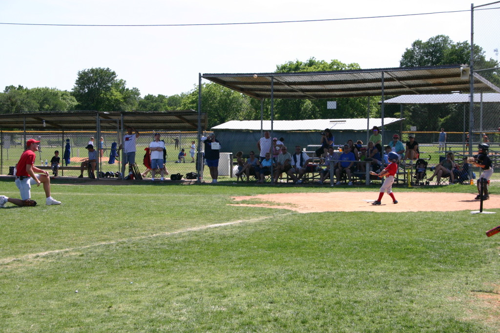 2006/05(May)/Tball-13th/1024x768_2006-05-13-Tball-054-Travis-Brandon.JPG