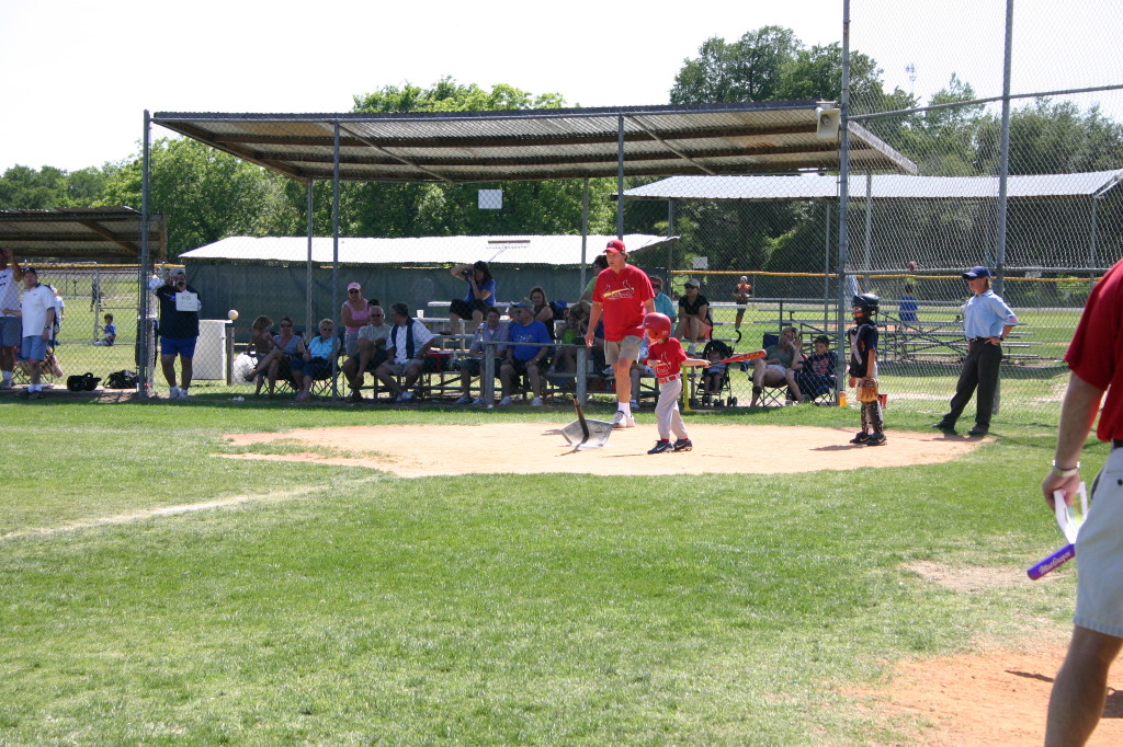 2006/05(May)/Tball-13th/1024x768_2006-05-13-Tball-057-Matthew.JPG