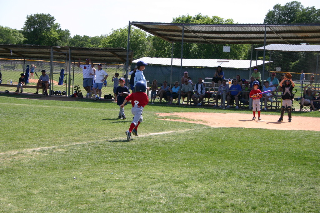 2006/05(May)/Tball-13th/1024x768_2006-05-13-Tball-066-Brandon.JPG