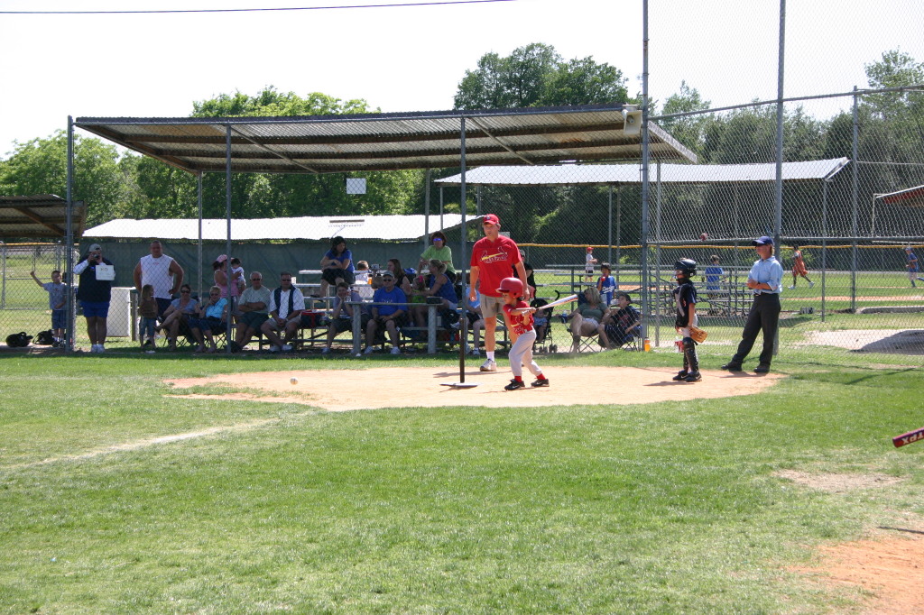 2006/05(May)/Tball-13th/1024x768_2006-05-13-Tball-074-Amanda.JPG