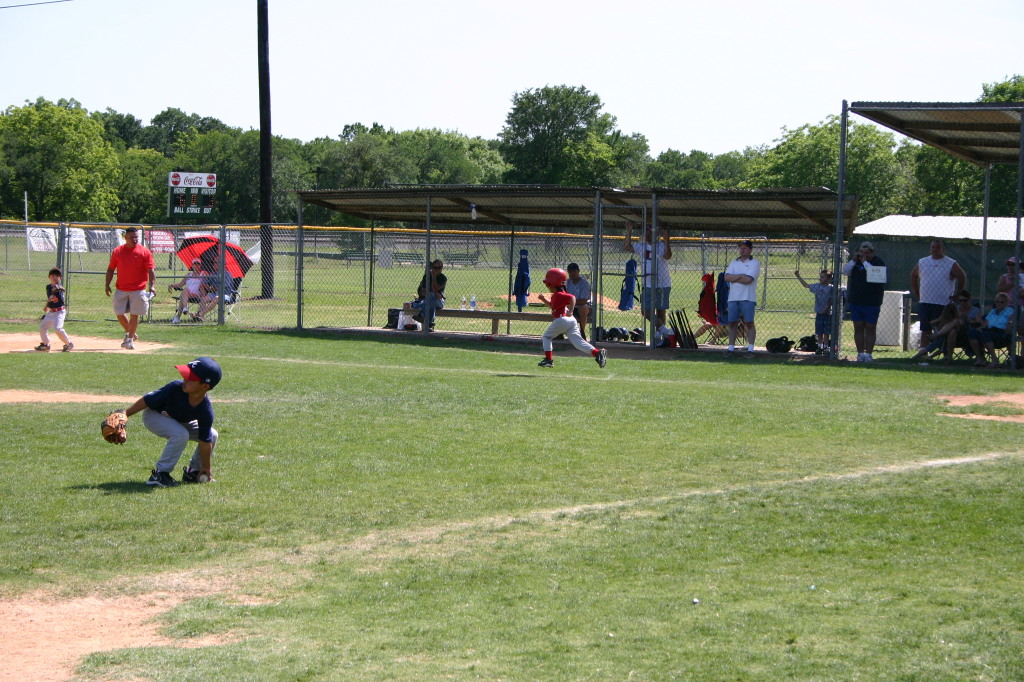 2006/05(May)/Tball-13th/1024x768_2006-05-13-Tball-078-Amanda.JPG