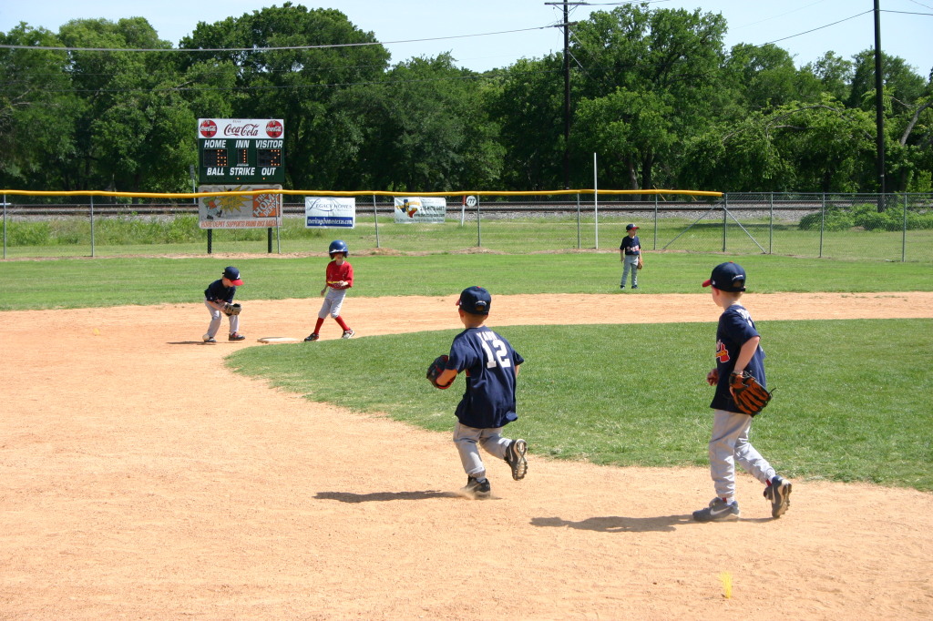 2006/05(May)/Tball-13th/1024x768_2006-05-13-Tball-081-Gabe.JPG