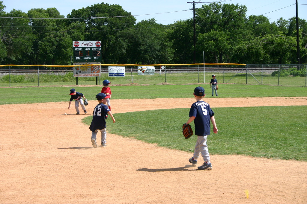 2006/05(May)/Tball-13th/1024x768_2006-05-13-Tball-082-Gabe.JPG