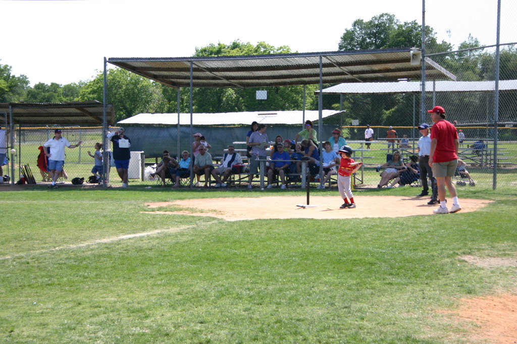 2006/05(May)/Tball-13th/1024x768_2006-05-13-Tball-089-PaulJR.JPG