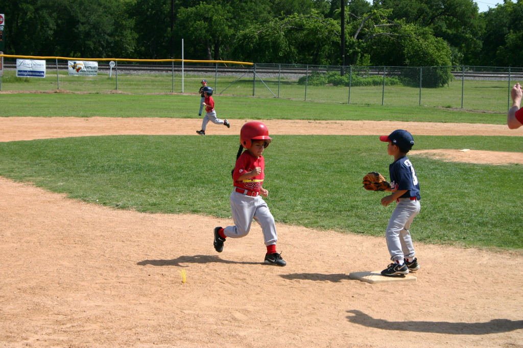 2006/05(May)/Tball-13th/1024x768_2006-05-13-Tball-094-Amanda.JPG