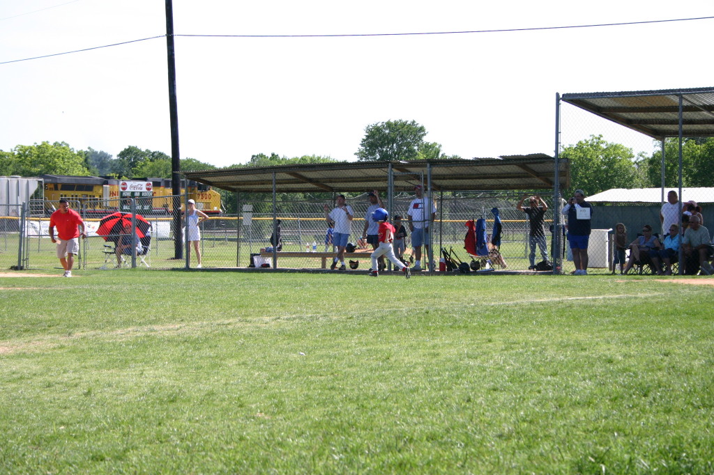2006/05(May)/Tball-13th/1024x768_2006-05-13-Tball-134-Dax.JPG