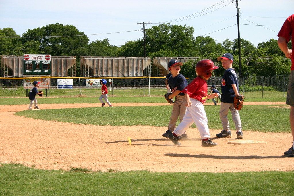 2006/05(May)/Tball-13th/1024x768_2006-05-13-Tball-141-Mason-Dax.JPG