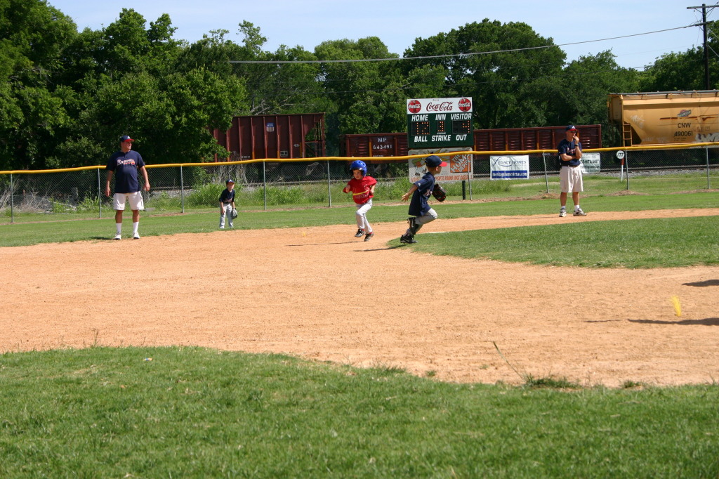 2006/05(May)/Tball-13th/1024x768_2006-05-13-Tball-144-Dax.JPG