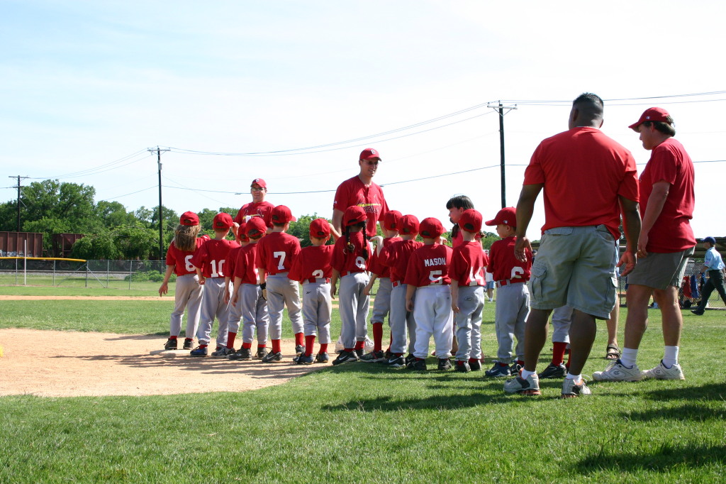 2006/05(May)/Tball-13th/1024x768_2006-05-13-Tball-194-shake-hands.JPG